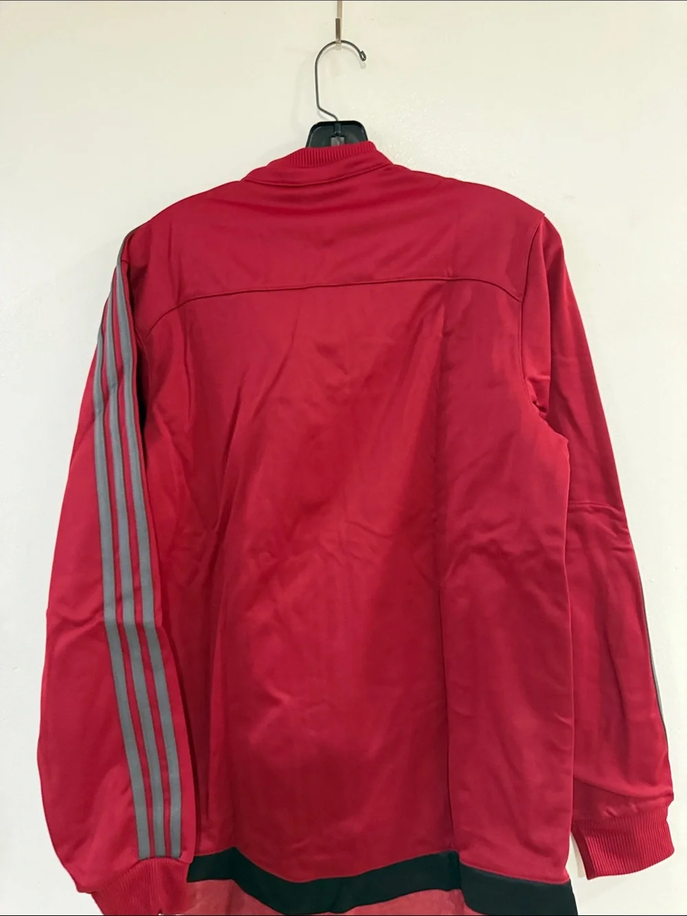 Authentic vintage adidas AC Milan Red Full-Zip Soccer Track Jacket with Crest m